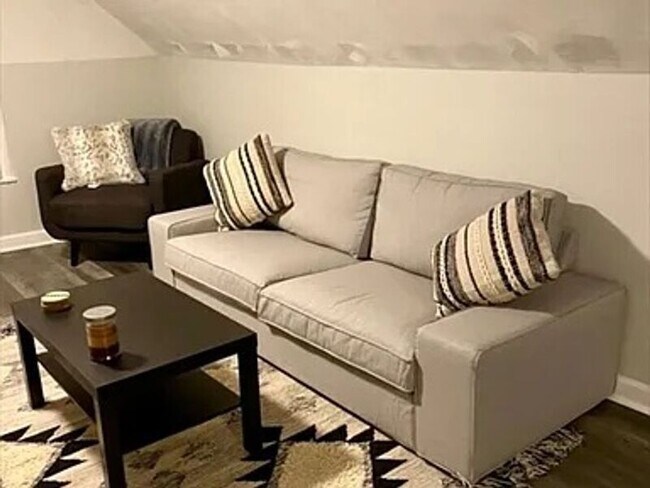 Foto del edificio - 2033 Maple Ave