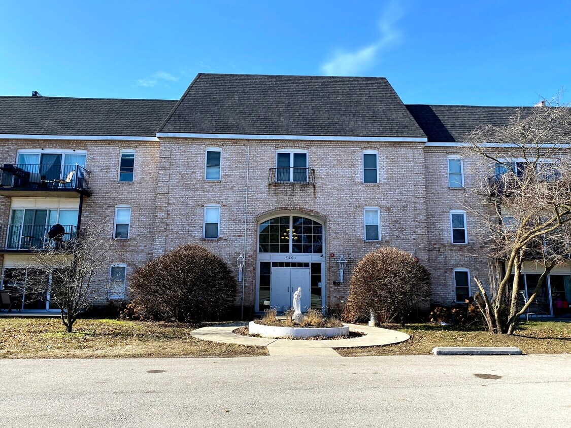 Foto principal - 5201 Carriage Way Dr