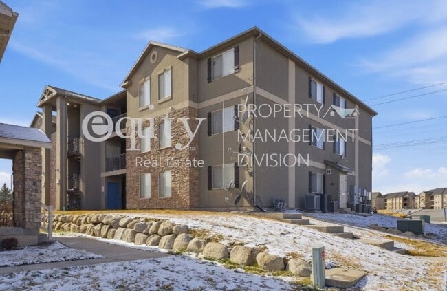 Building Photo - 3812 E Rock Creek Rd