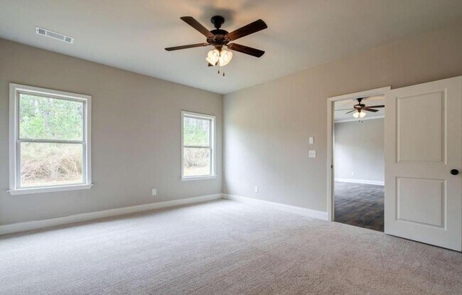 Foto del edificio - 5885 Ridgedale Ct