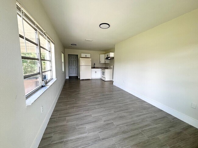 Foto del edificio - 559-561 Wood Ave