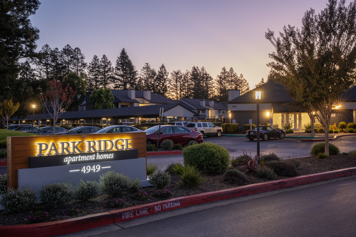 Park Ridge Main Entrance - Park Ridge Apartments