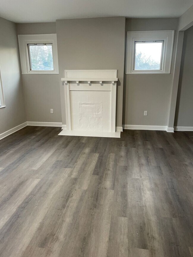 Building Photo - 2412 N Cleveland Ave