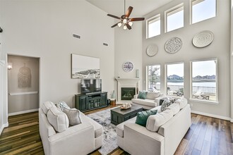 Building Photo - 3103 Flora Manor Dr