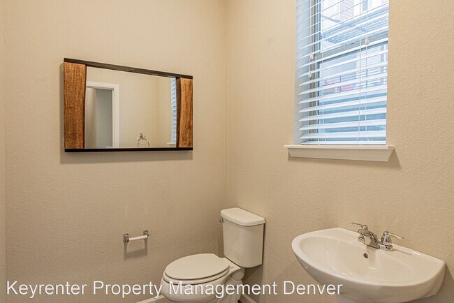 Foto del edificio - 2 br, 2.5 bath House - 4220 E Warren Ave  ...