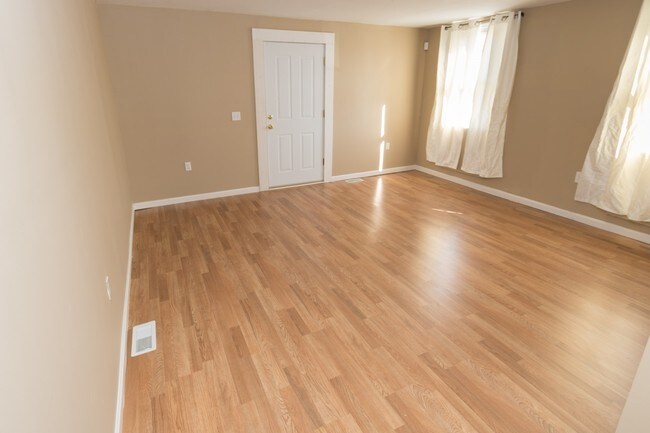 Building Photo - 5208-5214 Belair Rd