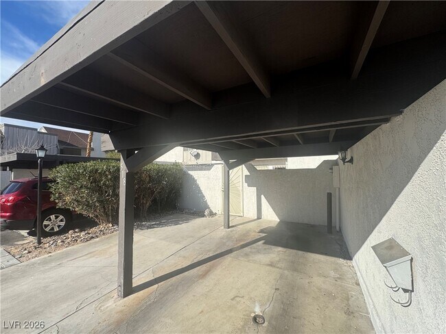 Foto del edificio - 518 Delfern Ln