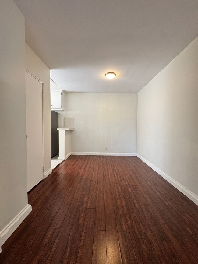 Foto del interior - 1001 N Curson Ave ( 7609 Romaine )