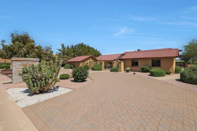 Foto del edificio - 10825 N 85th Pl