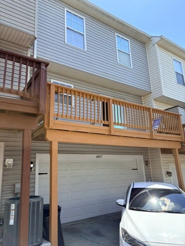 Foto del edificio - 2 Bedroom Garage Townhouse in Cromwell Fountain, Glen Burnie