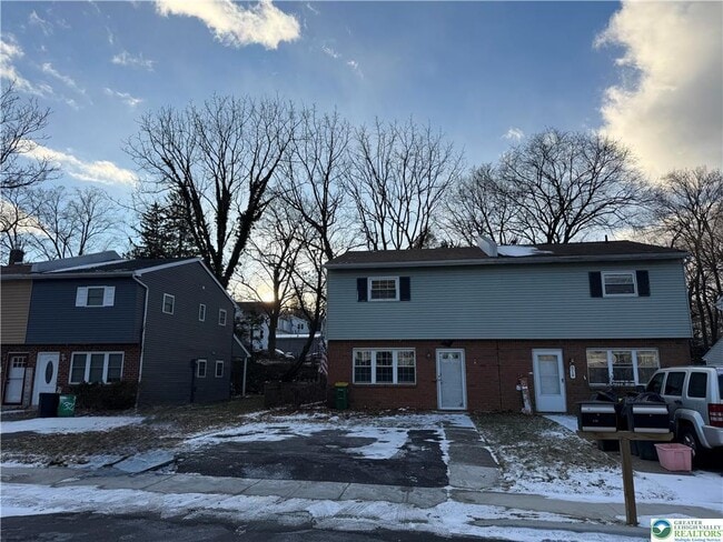 Foto del edificio - 320 Lockridge Ln