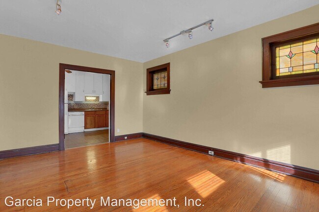 Building Photo - 1 br, 1 bath Apartment - 5005 Mardel Avenue