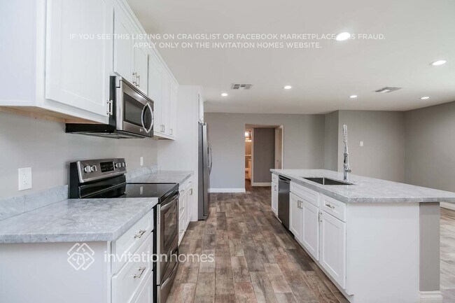Foto del edificio - 1335 E Hermosa Dr