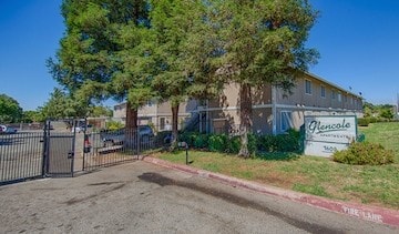 Building Photo - Glencole Apartments