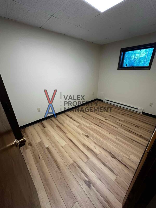 Foto del edificio - 1820 Red Barn Village Rd