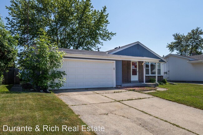 Foto del edificio - 3 br, 1.5 bath House - 827 3 Mile Rd