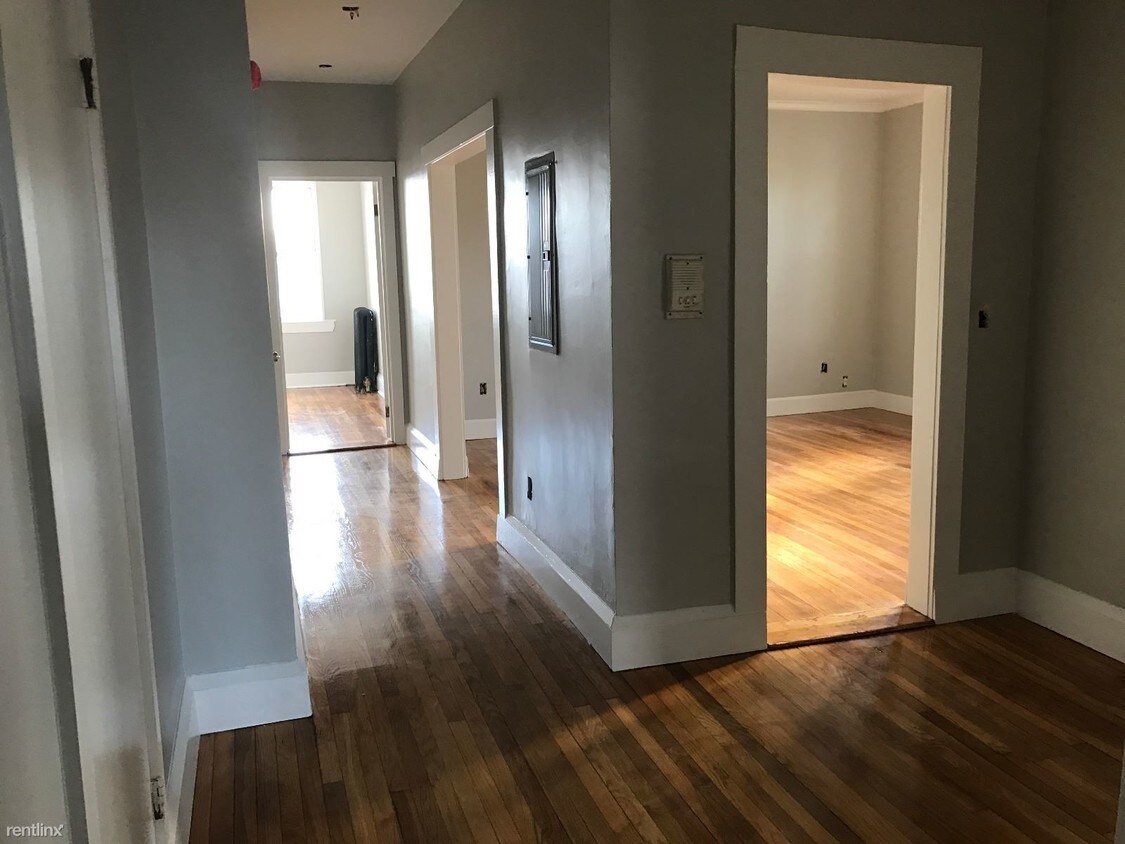 Foto principal - 52 Clark Ave
