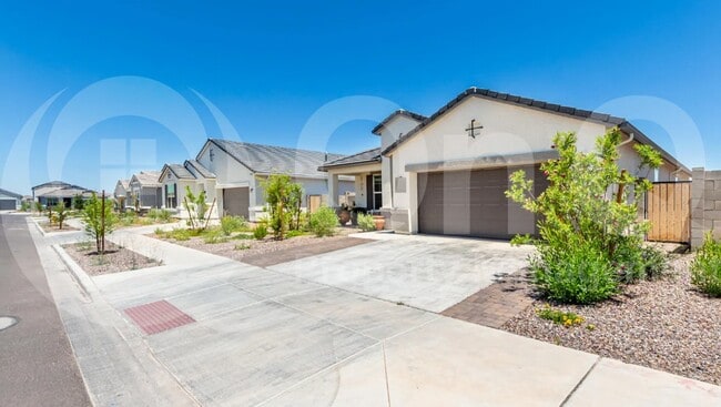 Photo - 8222 S 44th Gln House