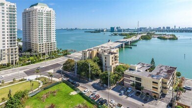 Building Photo - 7845 NE Bayshore Ct