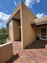 Building Photo - 725 Tramway Vista Dr NE