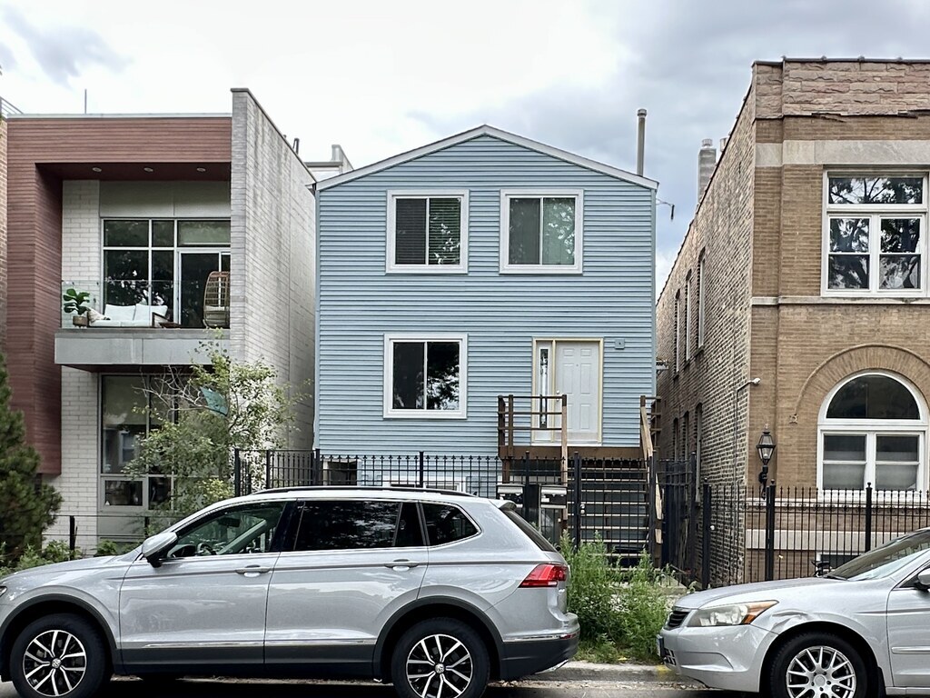 Foto principal - 1827 N Marshfield Ave