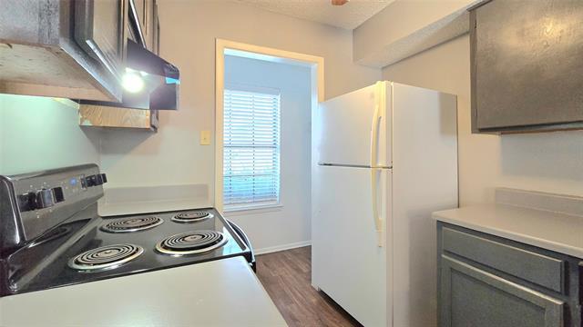 Building Photo - 5807 Shadydell Dr