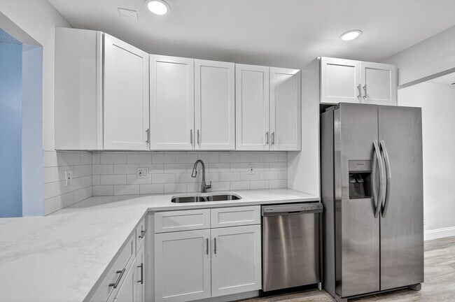 Foto del edificio - 5985 Forest Hill Blvd