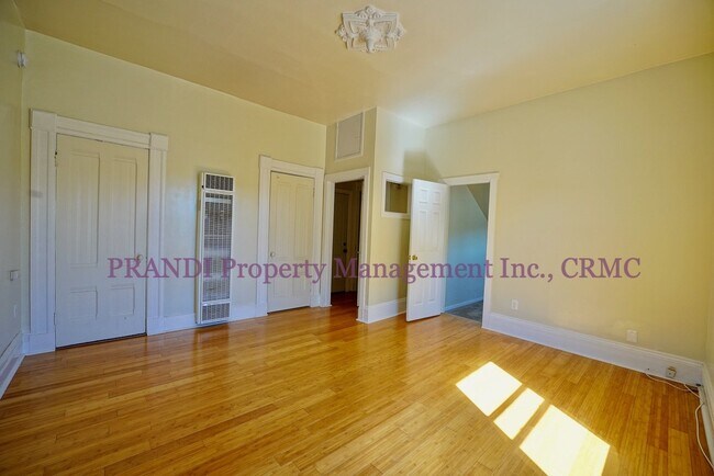 Foto del edificio - Victorian 1Br Apartment Close to Downtown