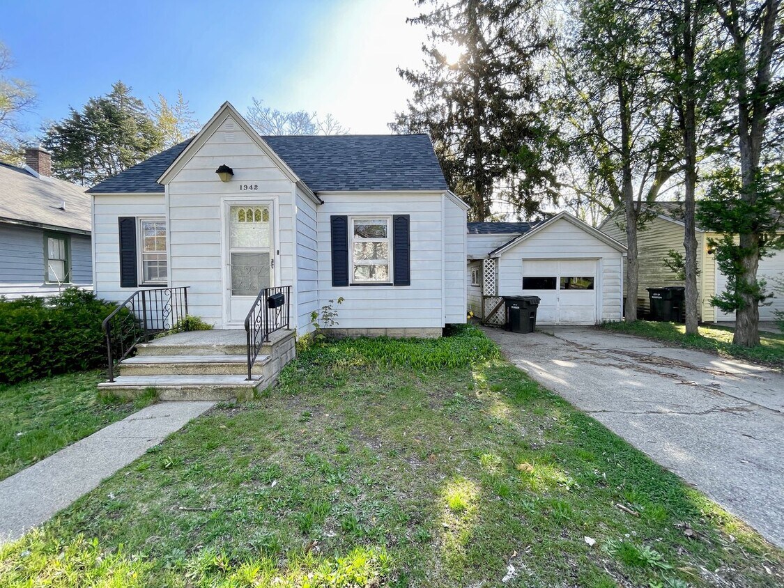 Foto principal - Two Bedroom Home in Muskegon