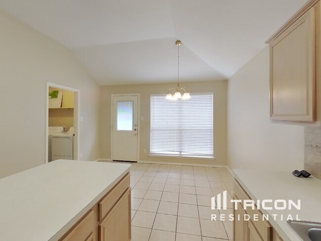 Foto del edificio - 8707 Woodrigg Dr