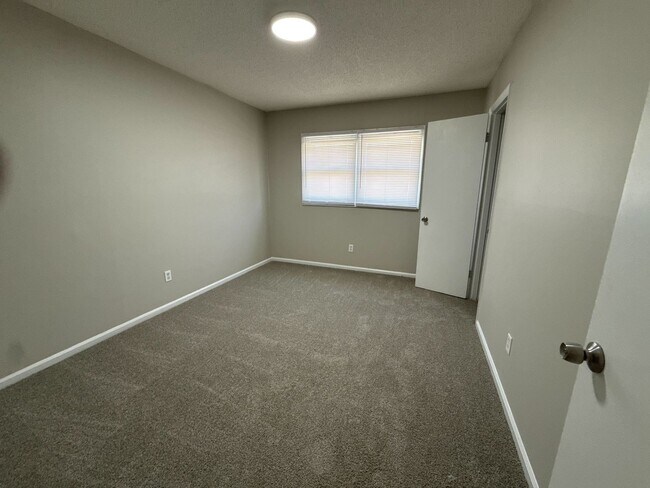 Foto del edificio - 605 E Central Ave