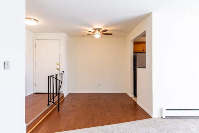 2BR, 1BA - Dining - Georgian Court Apartments