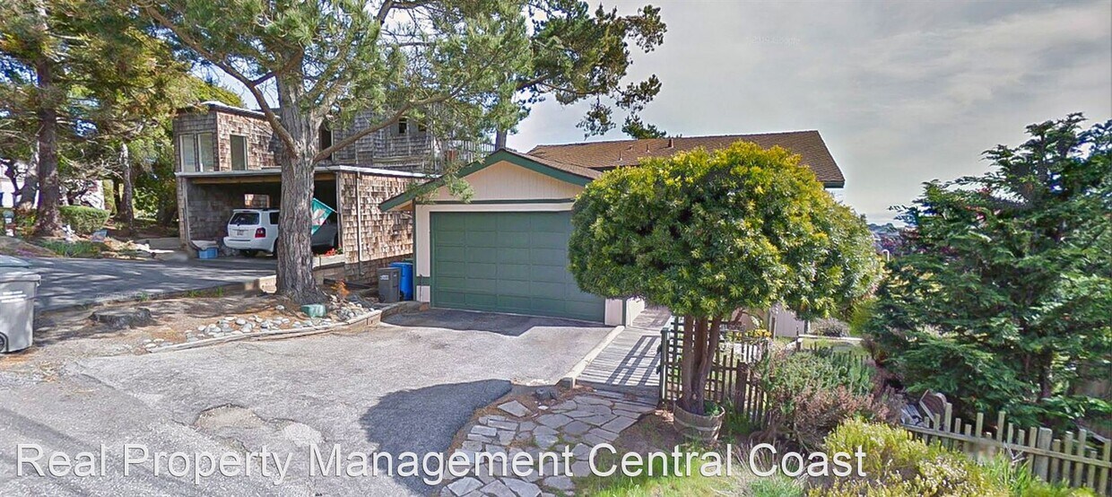 2 br, 2.5 bath House 460 Wellington Street House Rental in Cambria