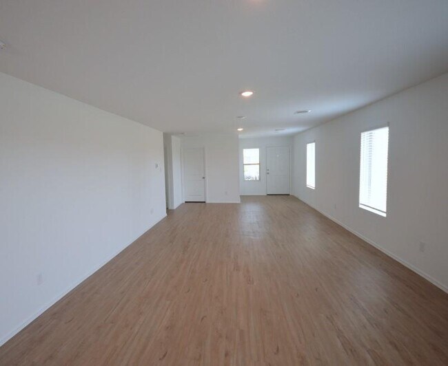 Foto del edificio - 4342 Cedar Elm St