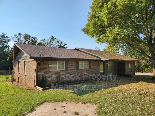 Building Photo - 105 Davis Rd