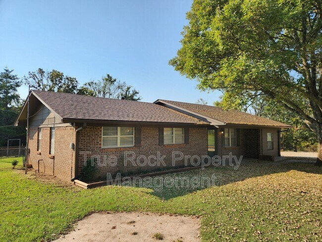 Foto del edificio - 105 Davis Rd