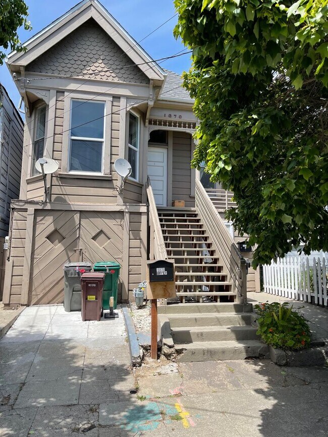 Building Photo - 1070 54th St