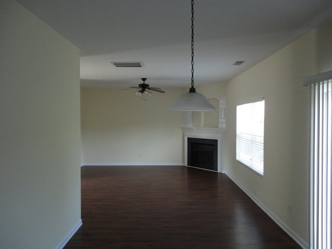 Foto del edificio - 3006 Moonstone Ln