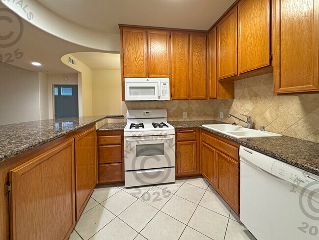 Foto del edificio - 12140 Moorpark St