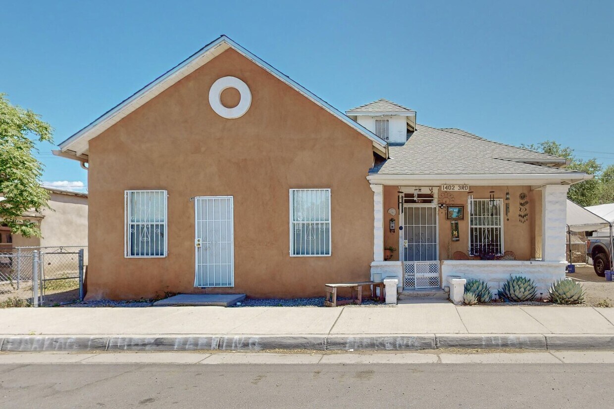 Primary Photo - 1402 3rd St SW