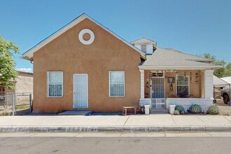 Building Photo - 1402 3rd St SW