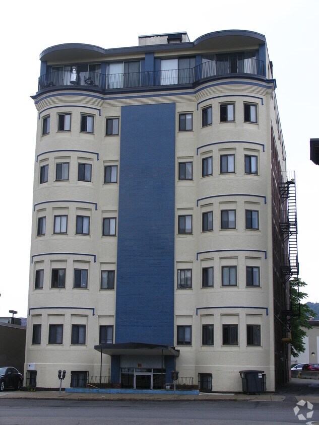 Commonwealth Avenue Apartments - 1200 Commonwealth Avenue Apartments