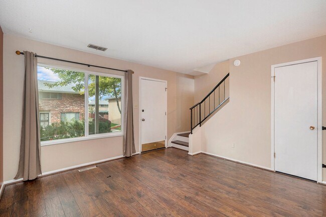 Foto del edificio - Spacious 2 bedroom home in the heart of Ha...