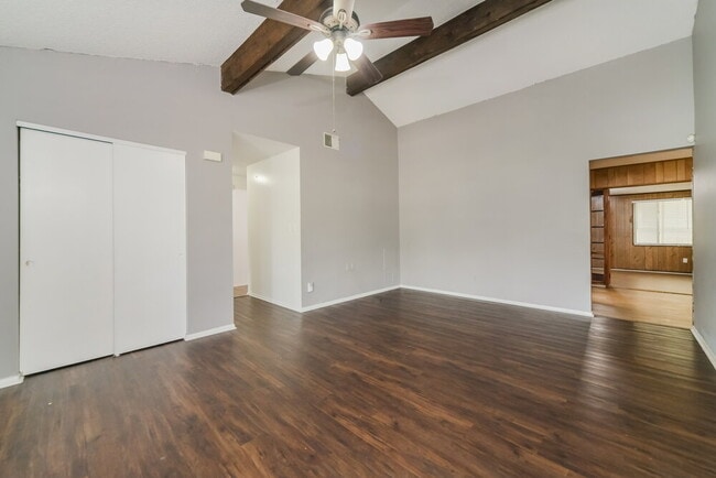 Building Photo - 123 Hidalgo Ave