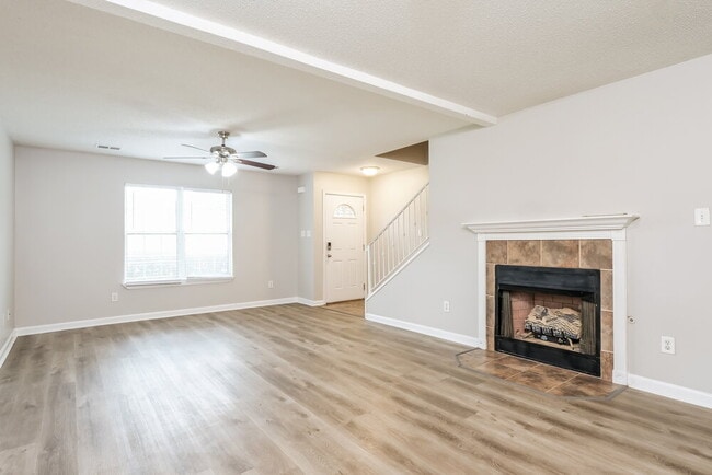 Building Photo - 8793 5 Oaks Dr W