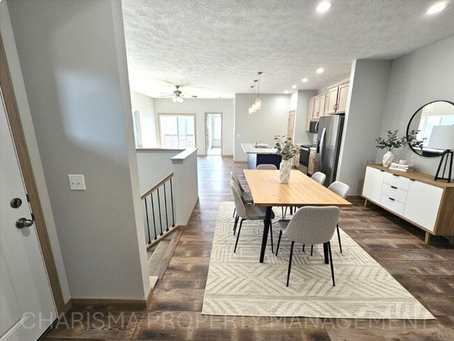 Foto del edificio - Tunis Drive Townhomes