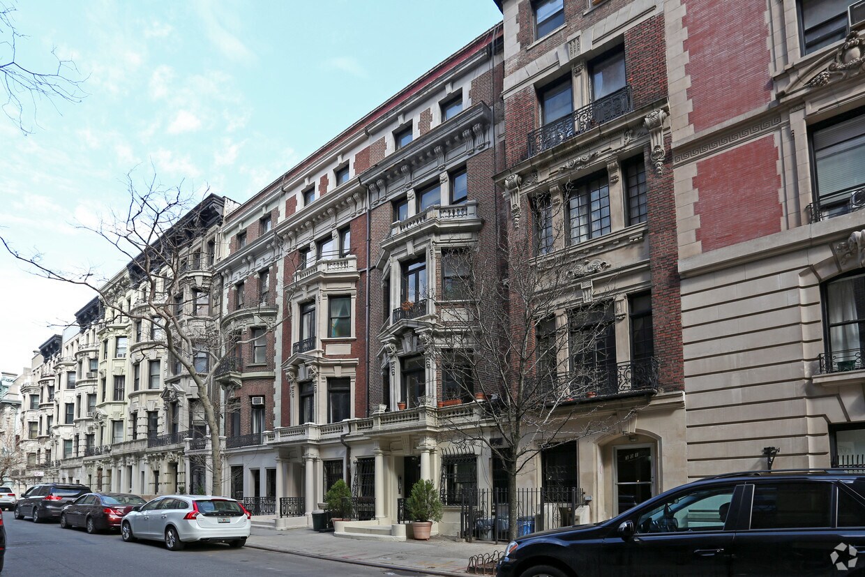 Building Photo - 303 W 105th St