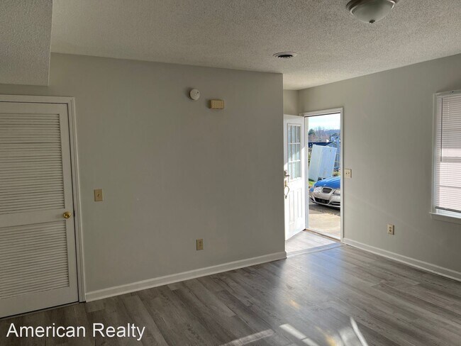 Building Photo - 2 br, 1.5 bath House - 146 BERRYWOOD
