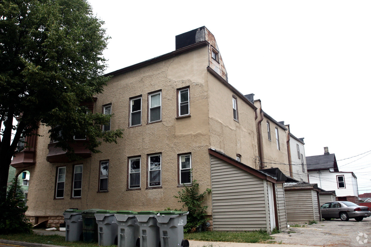 Building Photo - 1426-36 S 31st St.