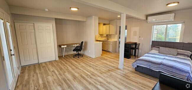 Building Photo - 3408 Figueroa St